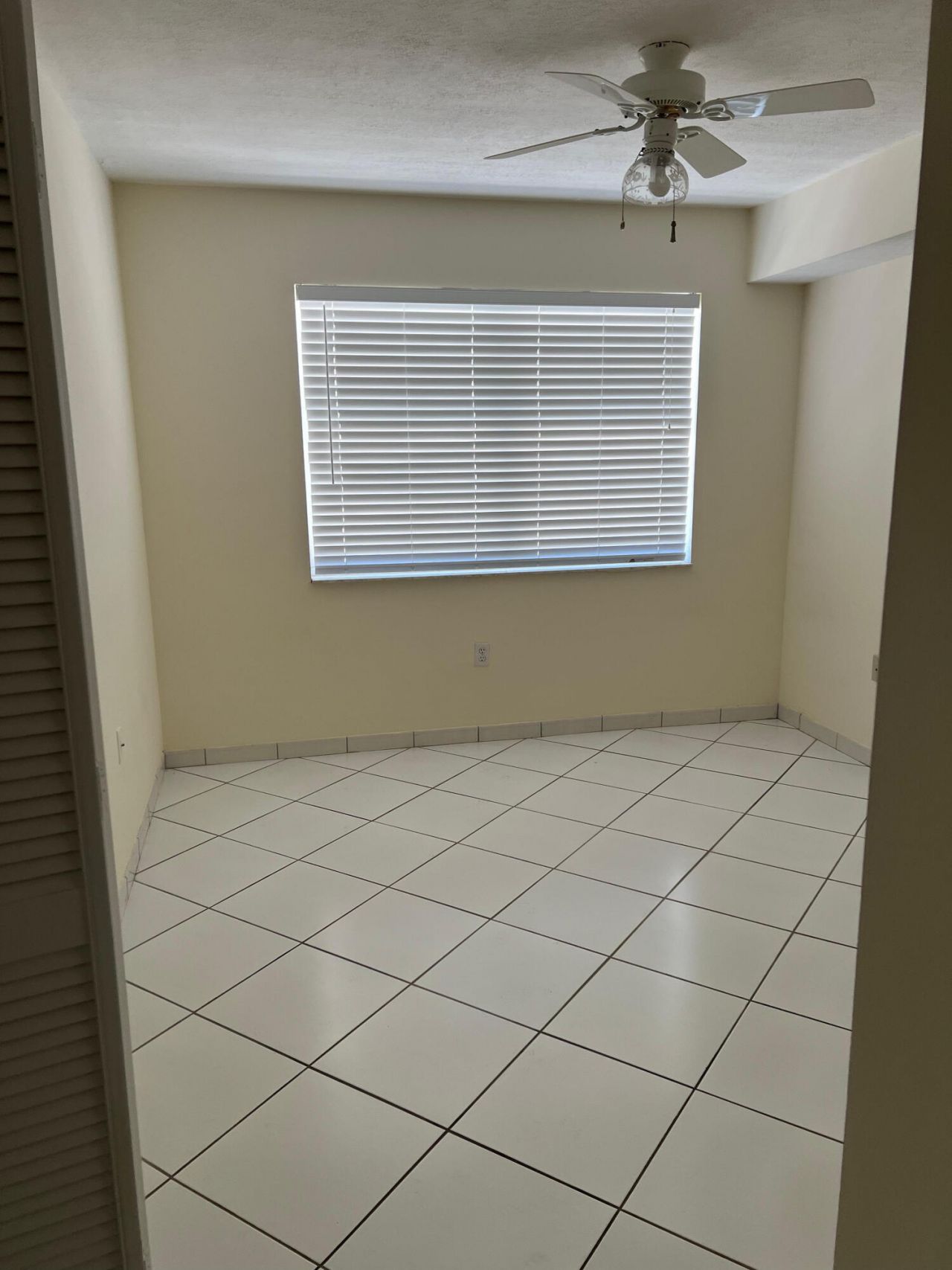 2600 Collins Avenue, Unit 401, Miami Beach, FL 33140 Photo