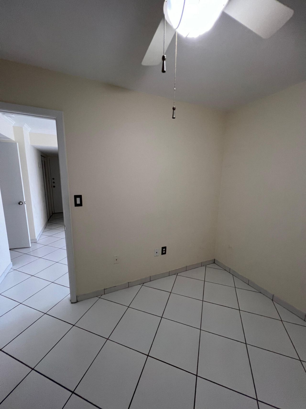 2600 Collins Avenue, Unit 401, Miami Beach, FL 33140 Photo