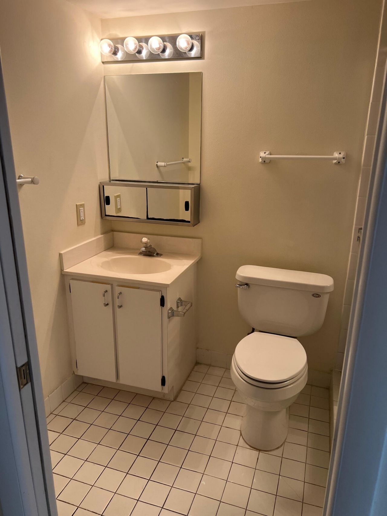 2600 Collins Avenue, Unit 401, Miami Beach, FL 33140 Photo