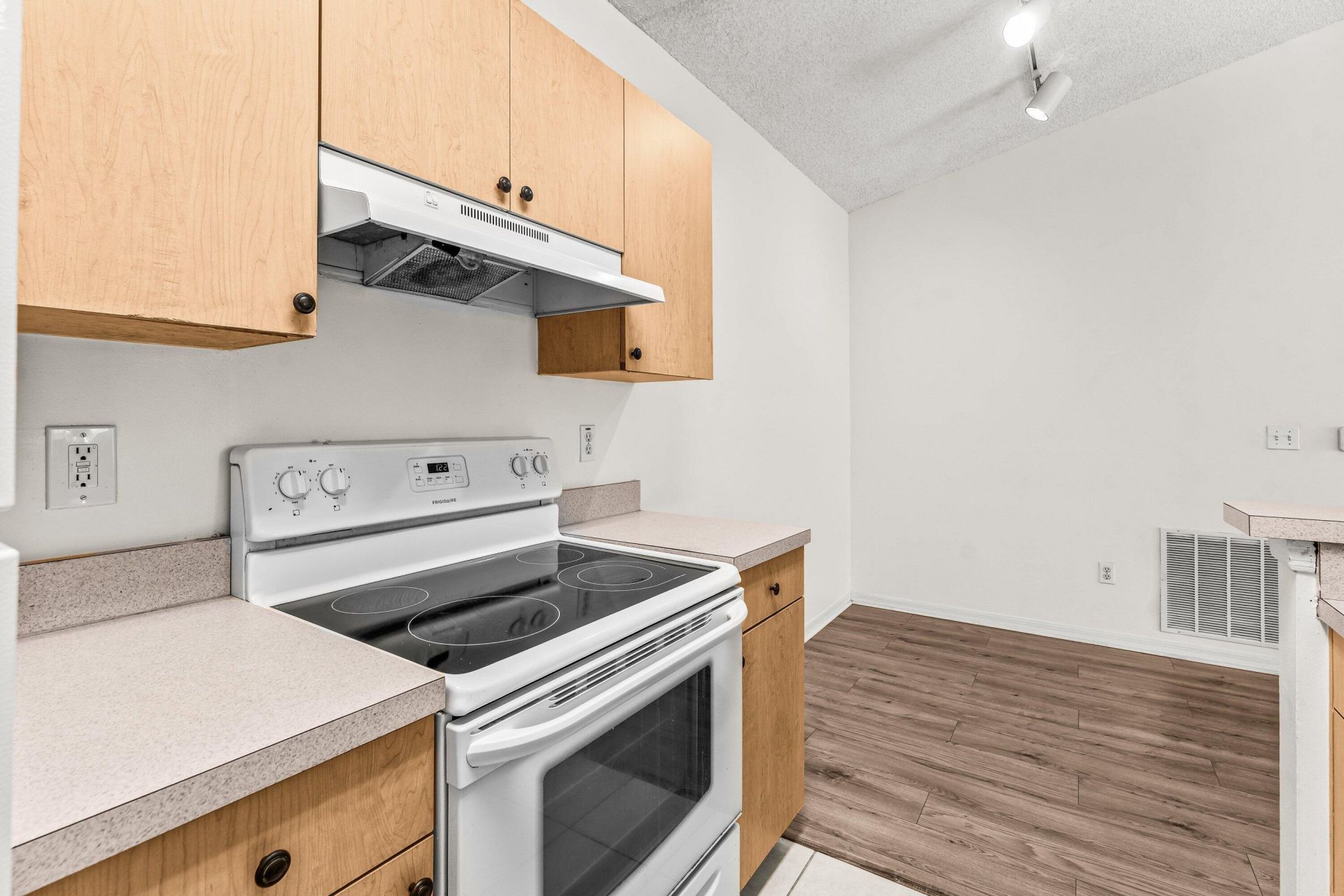 10336 Fox Trail Road S, Unit 1305, Royal Palm Beach, FL 33411 Photo