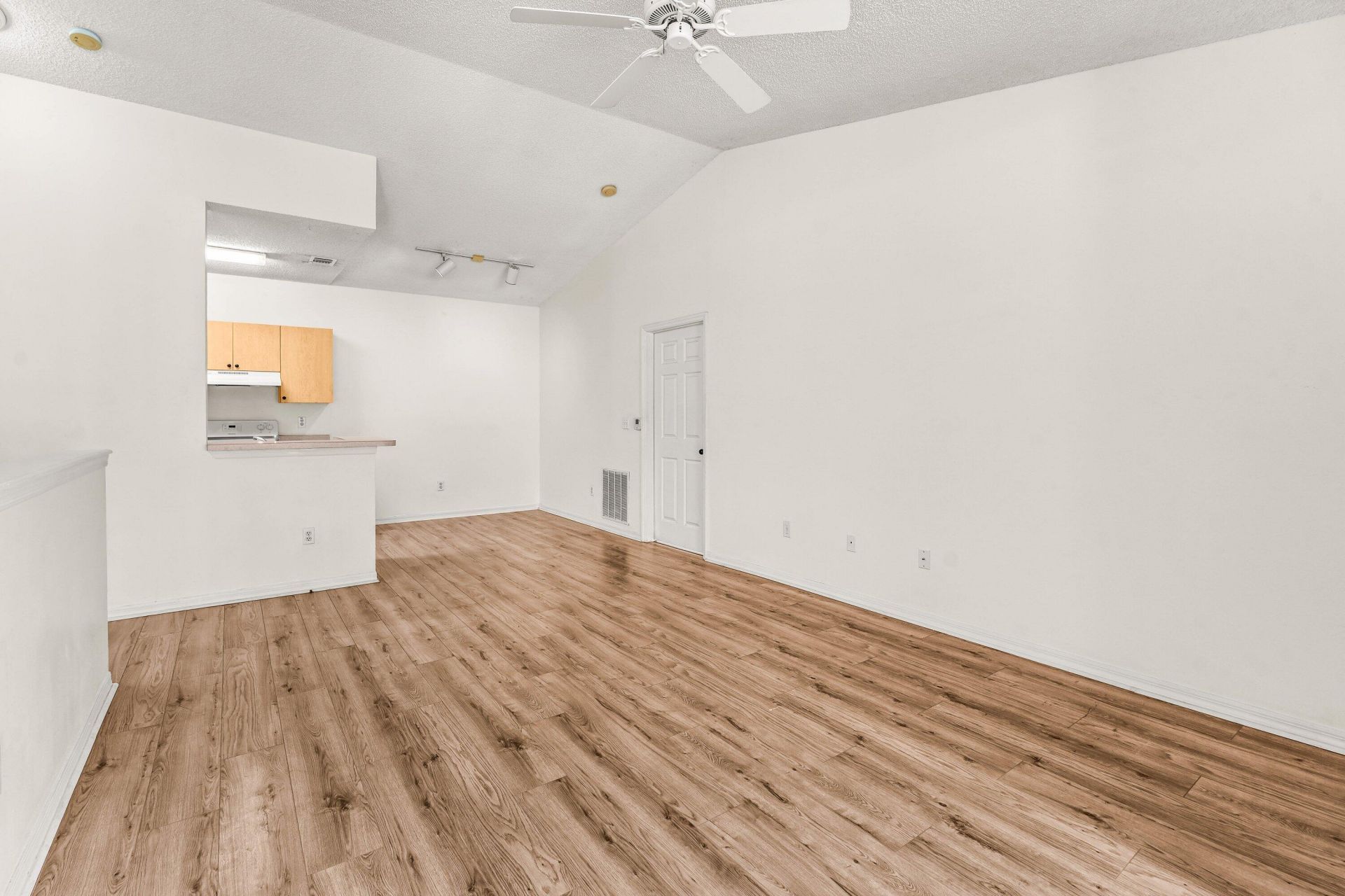 10336 Fox Trail Road S, Unit 1305, Royal Palm Beach, FL 33411 Photo