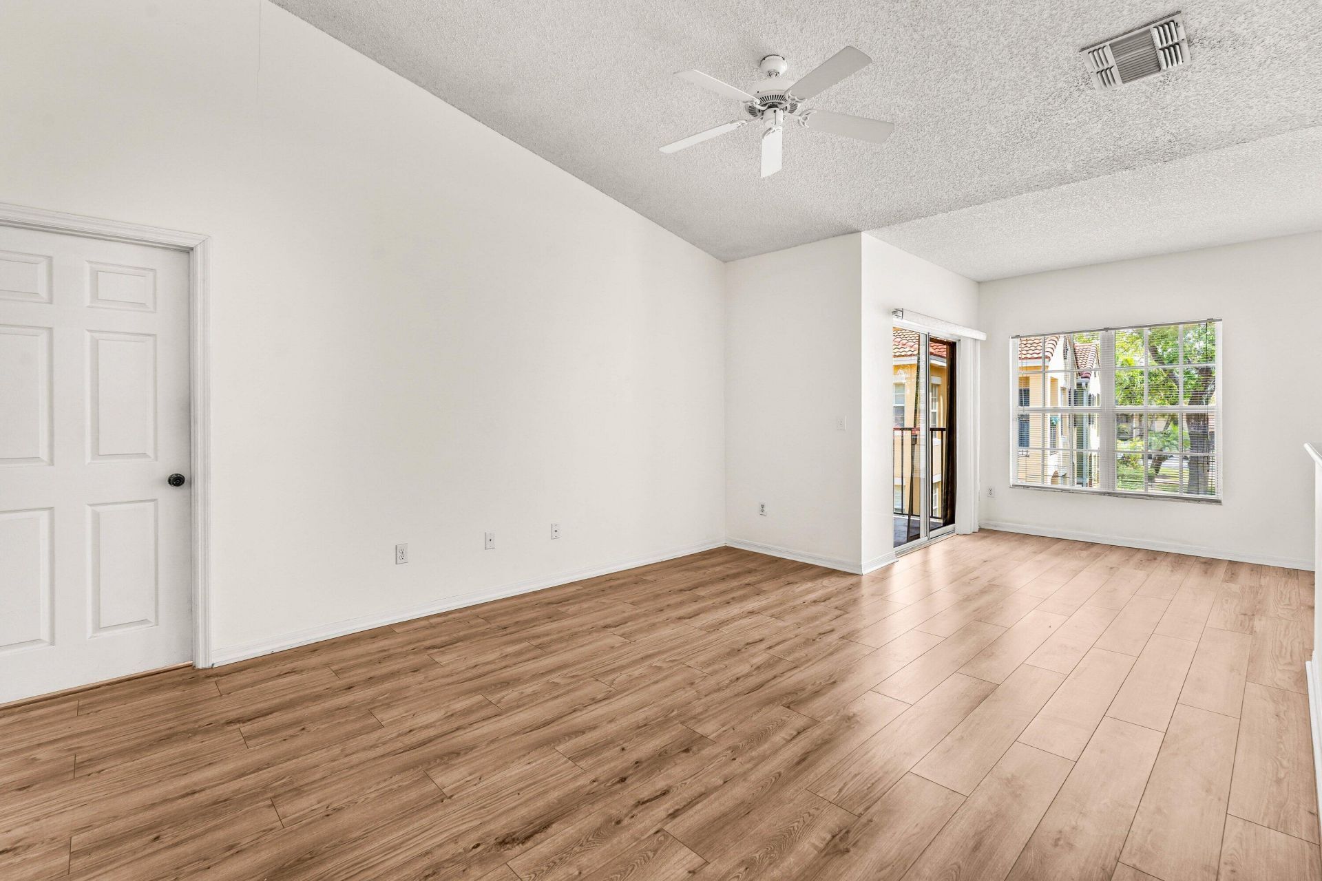 10336 Fox Trail Road S, Unit 1305, Royal Palm Beach, FL 33411 Photo