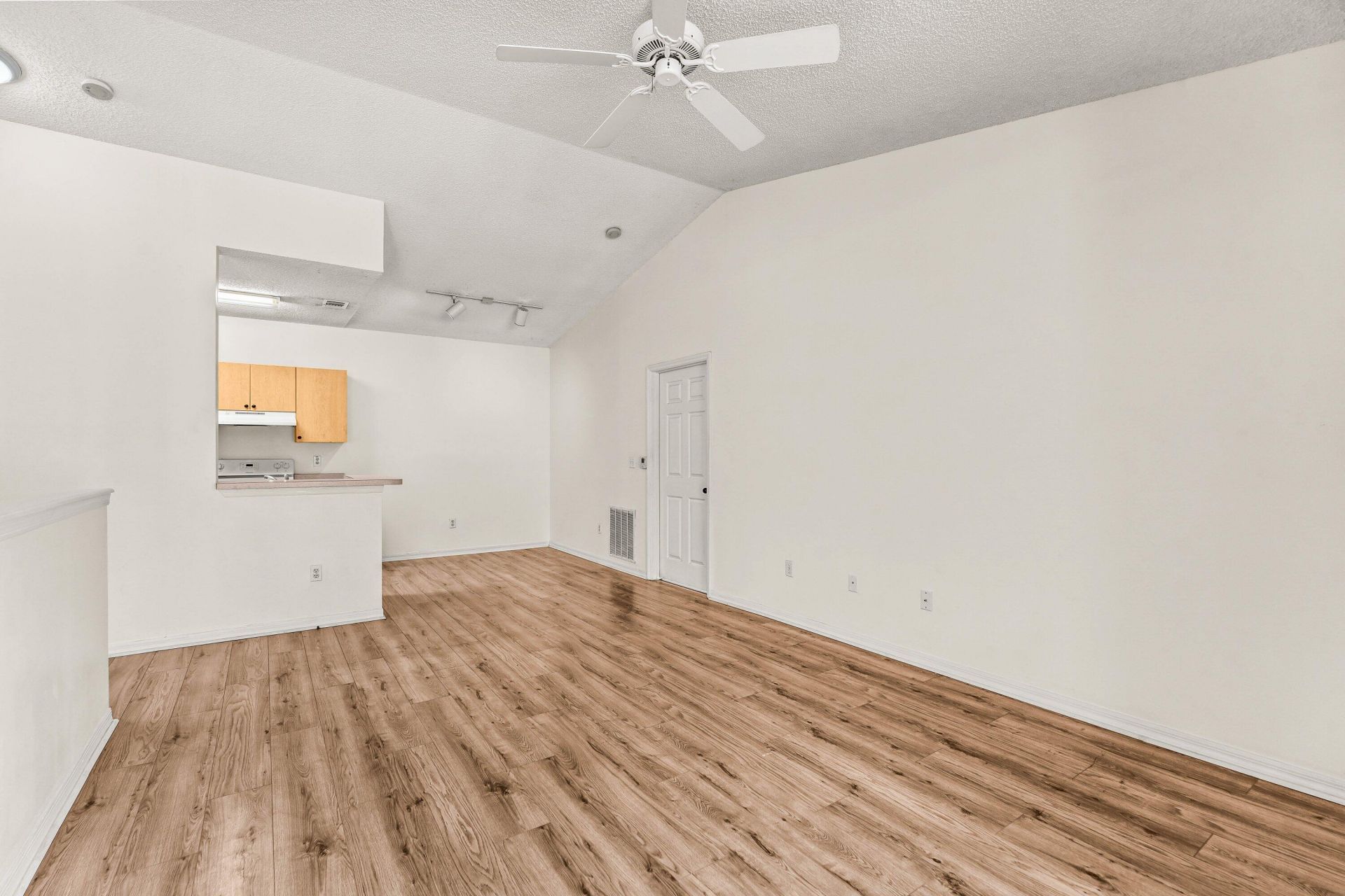 10336 Fox Trail Road S, Unit 1305, Royal Palm Beach, FL 33411 Photo