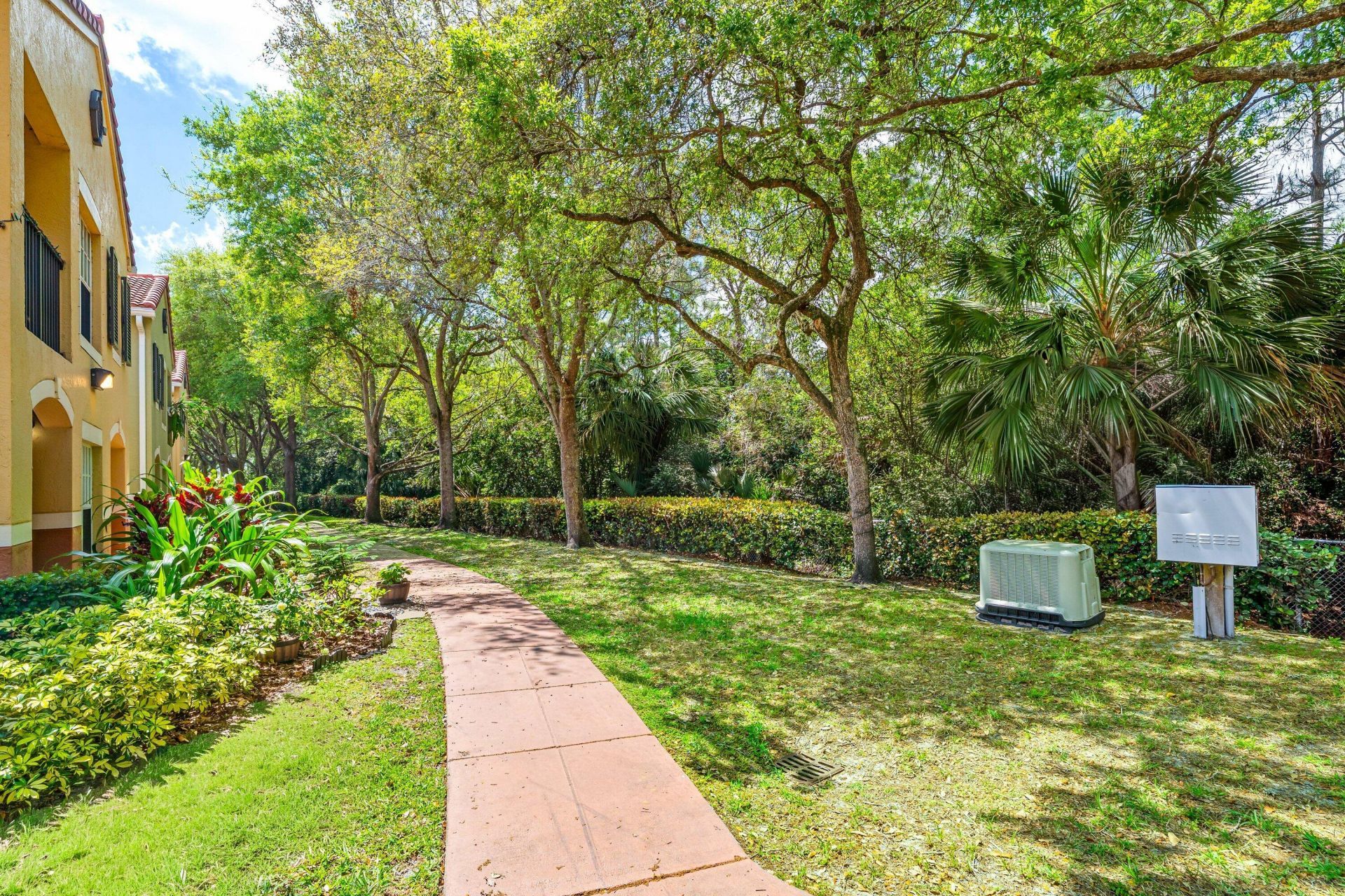 10336 Fox Trail Road S, Unit 1305, Royal Palm Beach, FL 33411 Photo