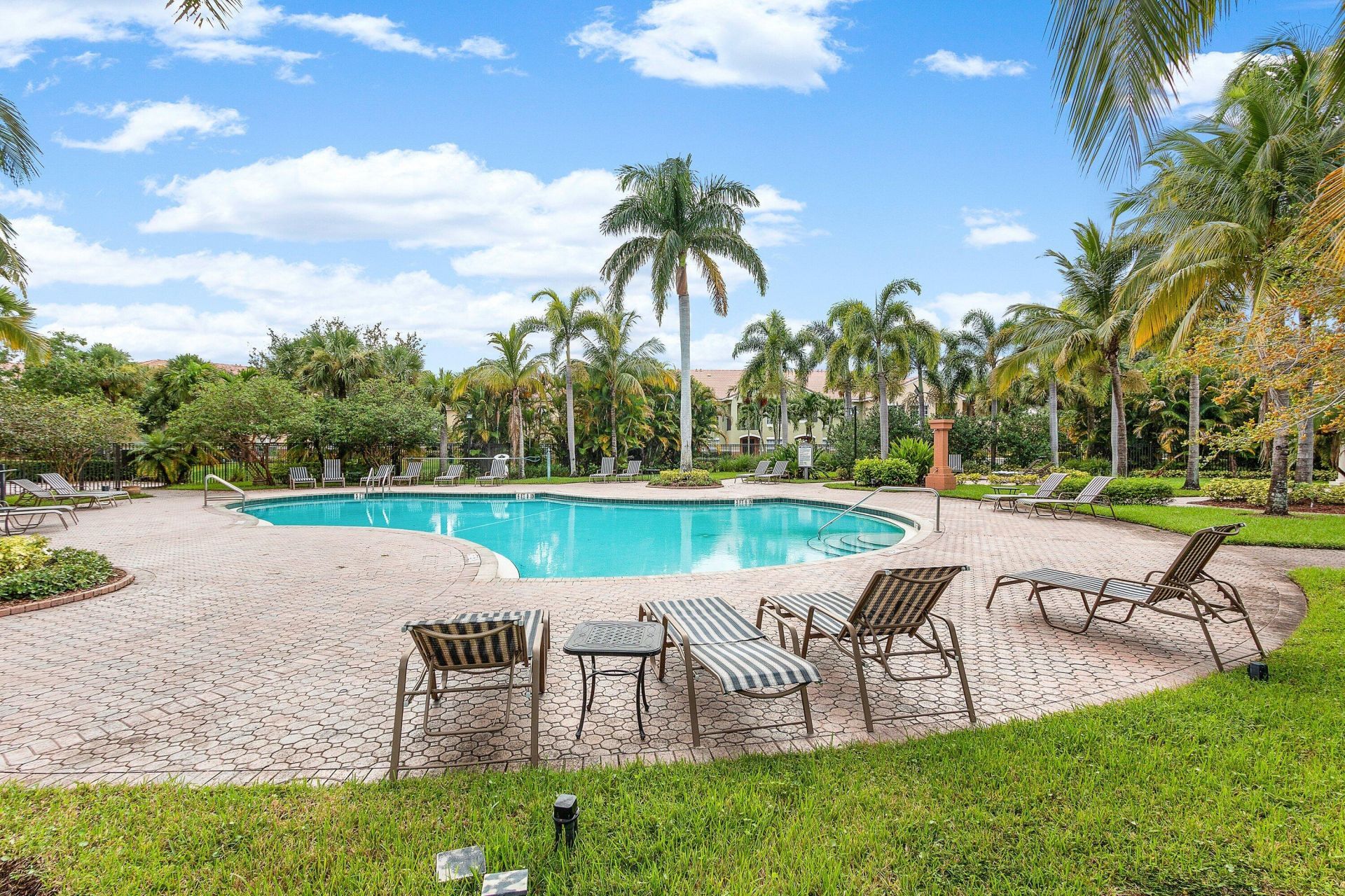 10336 Fox Trail Road S, Unit 1305, Royal Palm Beach, FL 33411 Photo