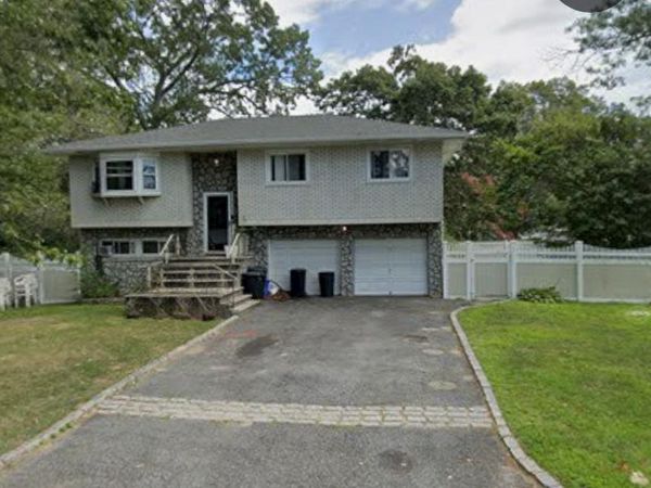 91 Putnam Avenue, West Babylon, NY 11704