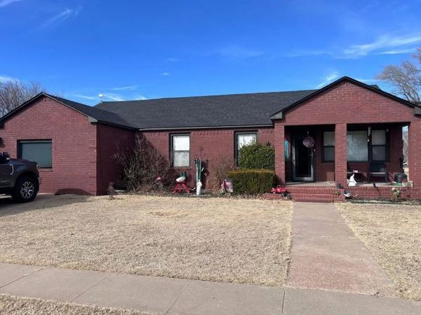 102 E 5th Street, Duke, OK 73532