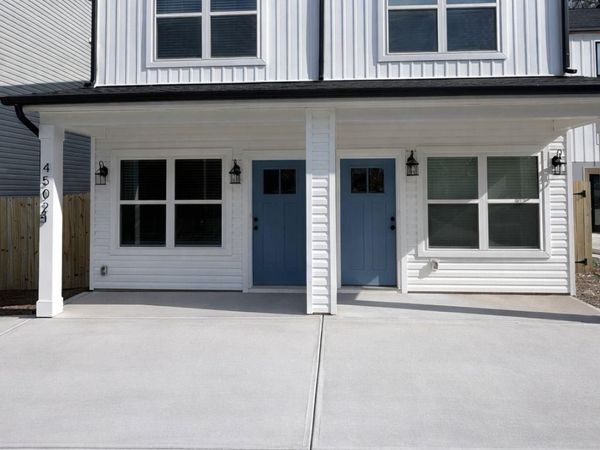 4502 W Tyvola Road , Charlotte, NC 28208