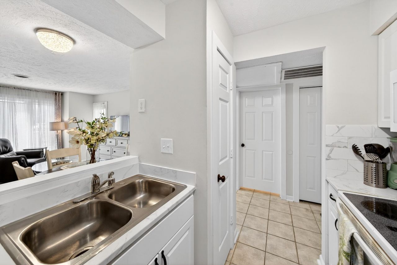 4715 Cobblestone Dr.  Photo 16