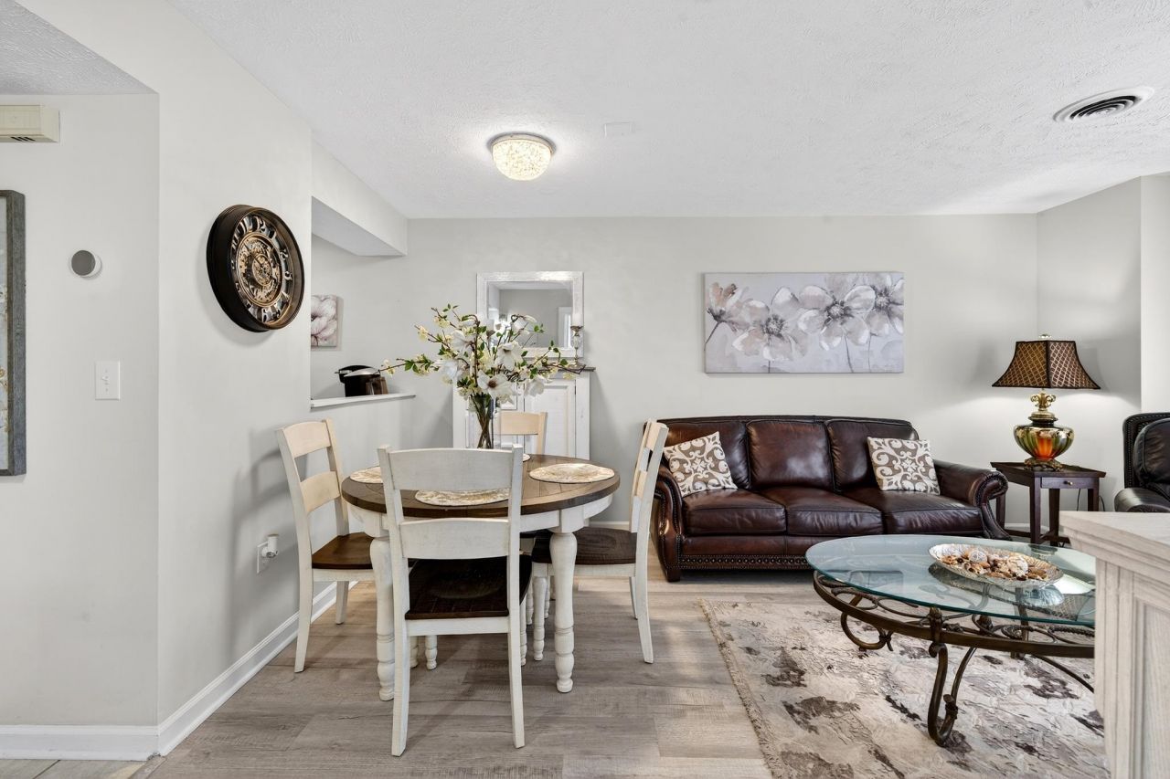 4715 Cobblestone Dr.  Photo 17