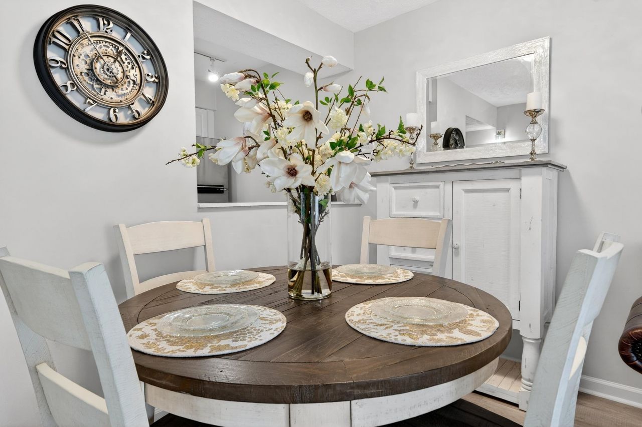 4715 Cobblestone Dr.  Photo 6