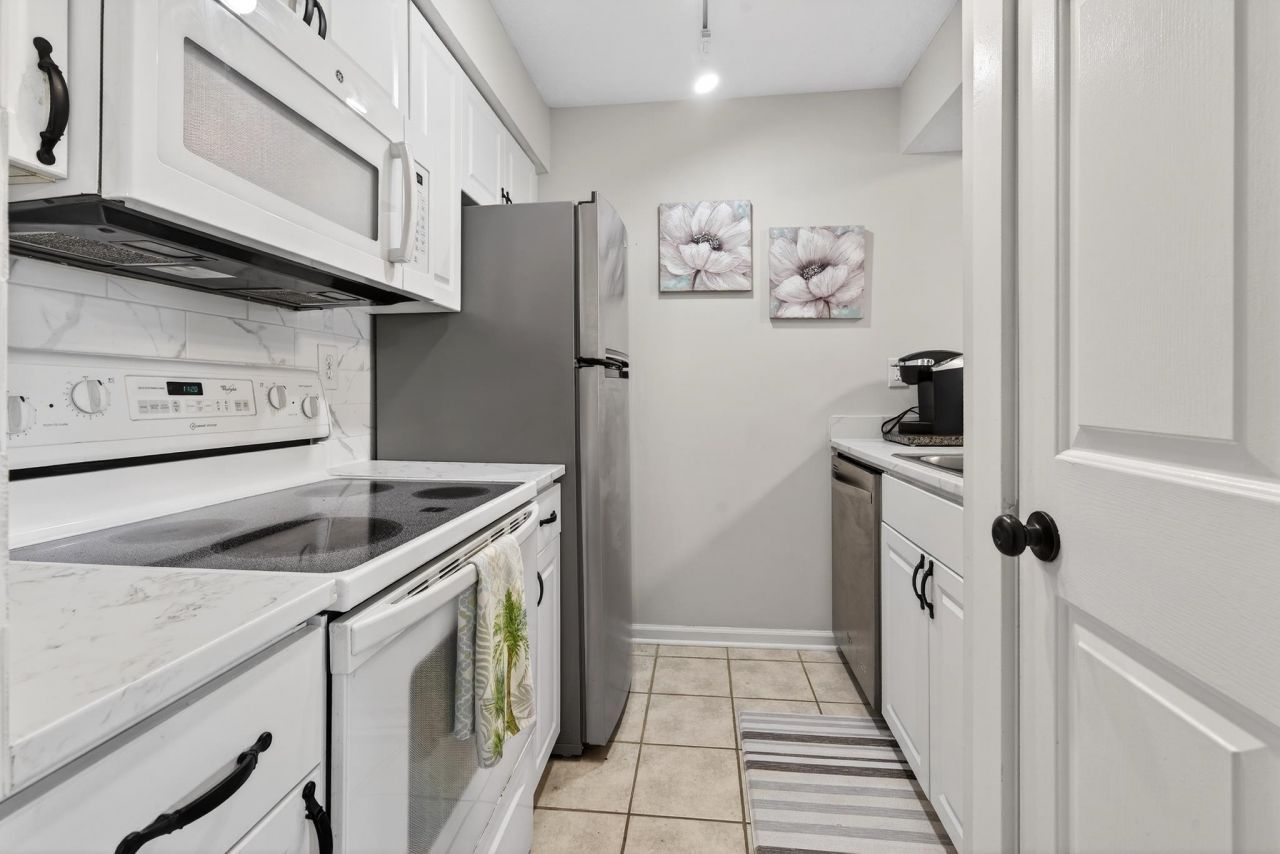 4715 Cobblestone Dr.  Photo 7