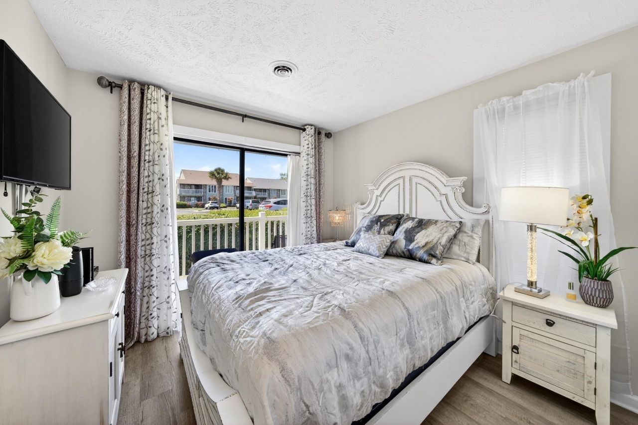 4715 Cobblestone Dr.  Photo 8