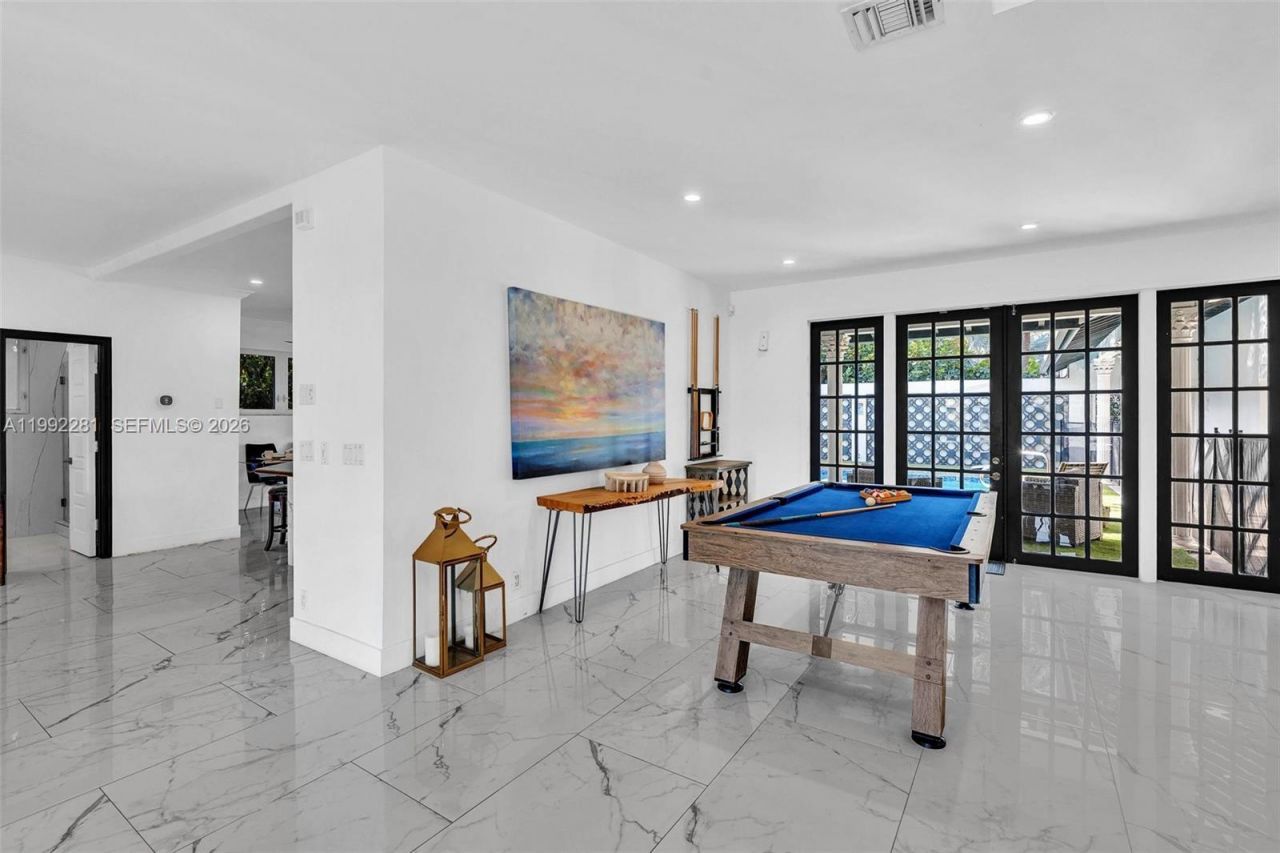 472 Sunset Dr , Hallandale Beach, FL 33009 Photo