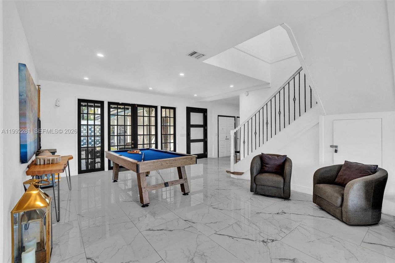 472 Sunset Dr , Hallandale Beach, FL 33009 Photo