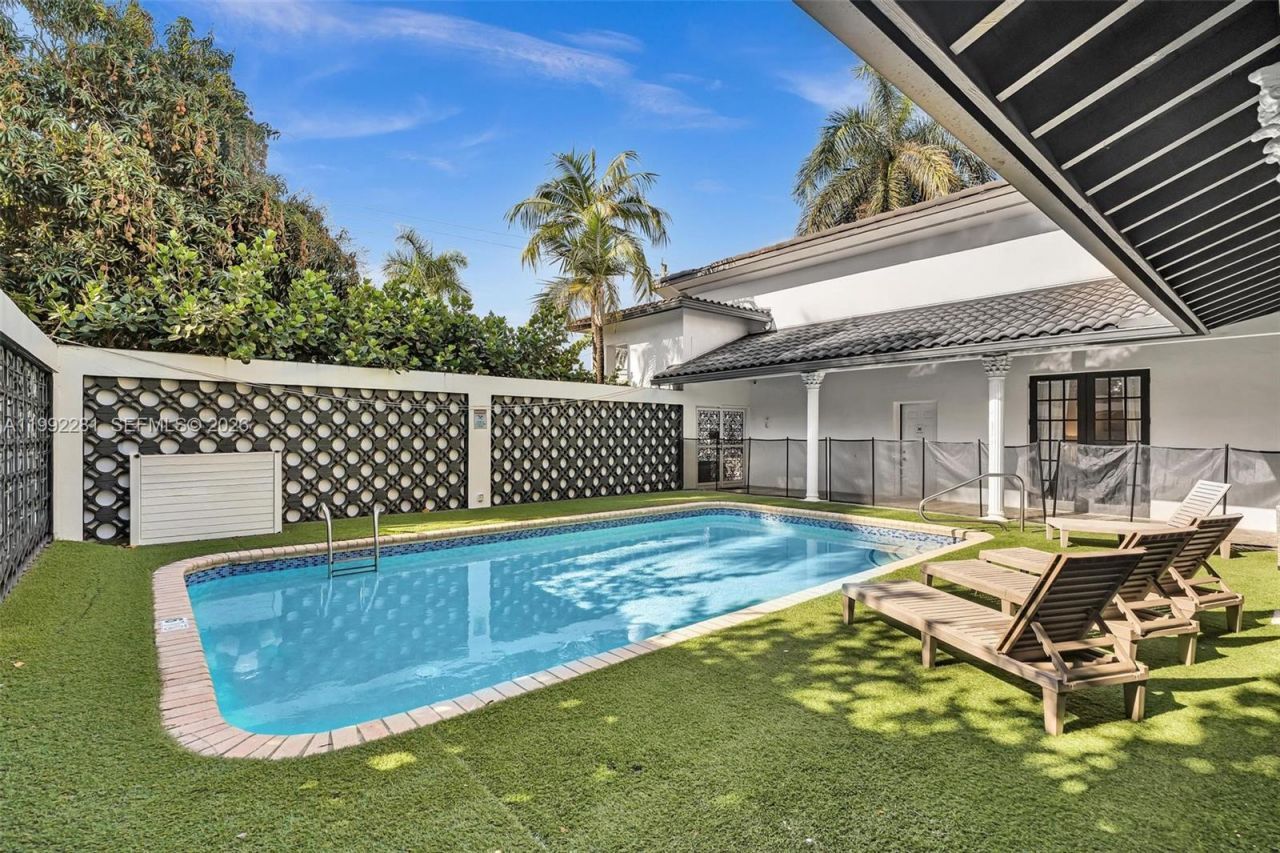 472 Sunset Dr , Hallandale Beach, FL 33009 Photo