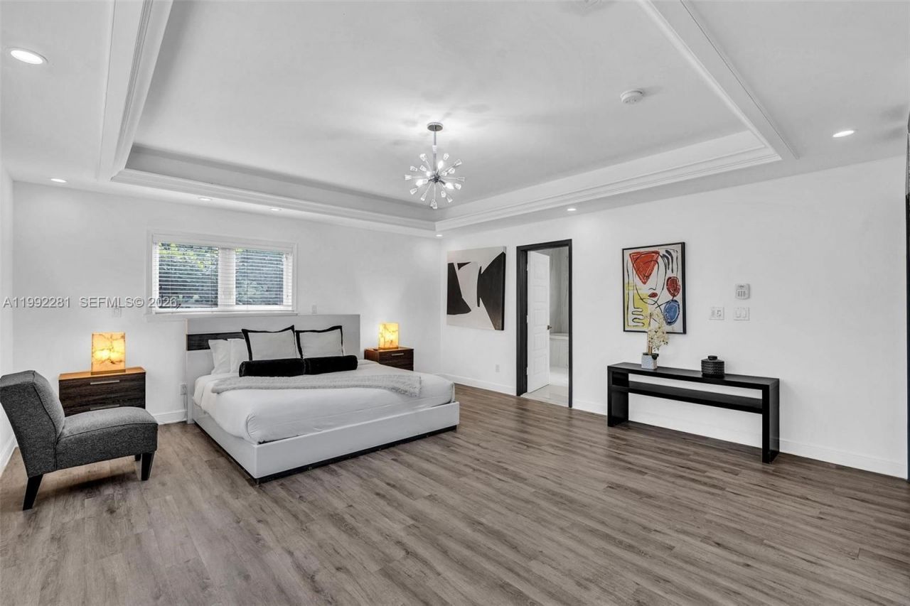 472 Sunset Dr , Hallandale Beach, FL 33009 Photo