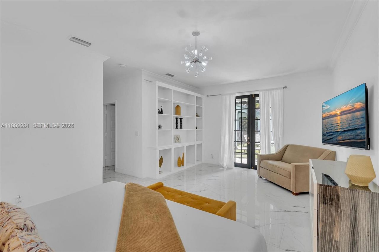 472 Sunset Dr , Hallandale Beach, FL 33009 Photo