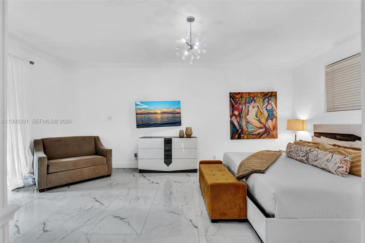 472 Sunset Dr , Hallandale Beach, FL 33009 Photo