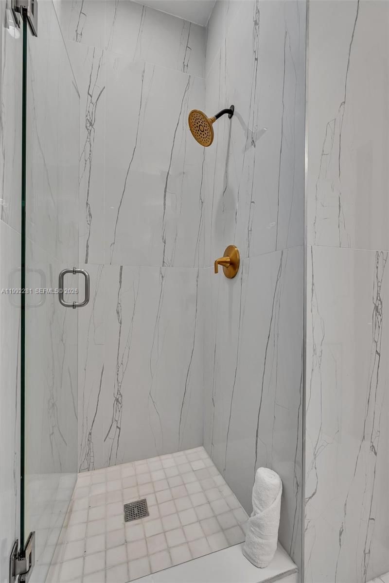 472 Sunset Dr , Hallandale Beach, FL 33009 Photo