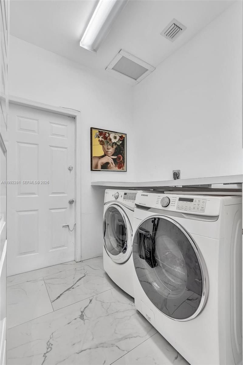 472 Sunset Dr , Hallandale Beach, FL 33009 Photo