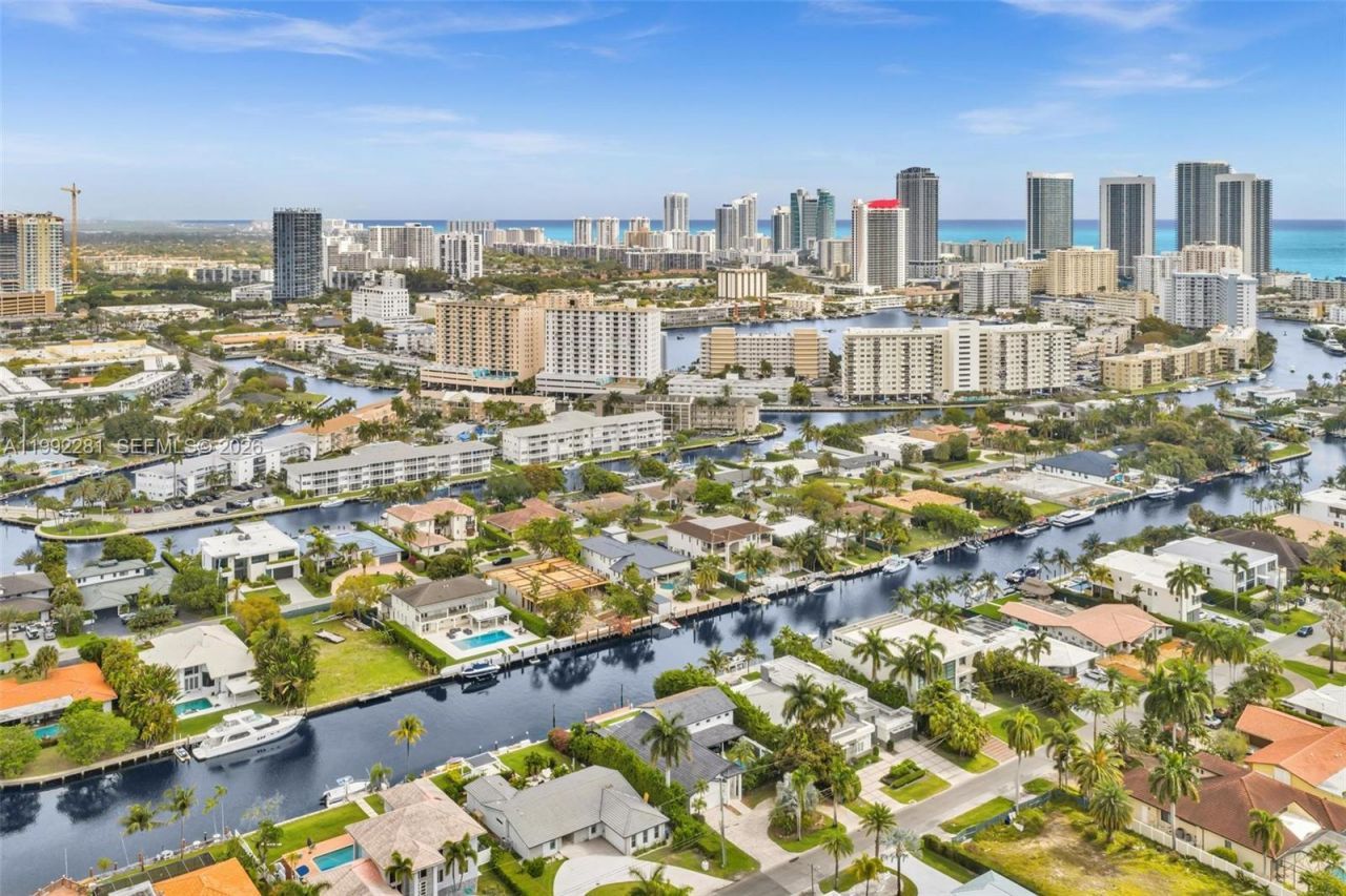 472 Sunset Dr , Hallandale Beach, FL 33009 Photo