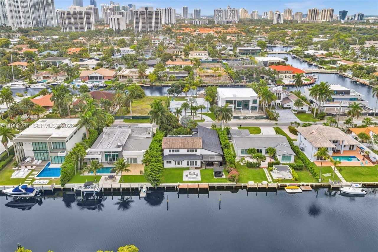 472 Sunset Dr , Hallandale Beach, FL 33009 Photo