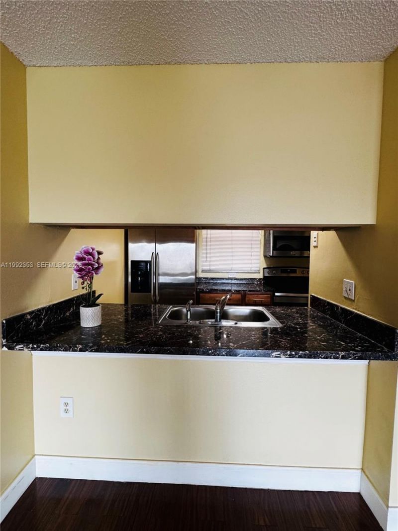 3274 NW 103rd Ter, Unit 201-A, Coral Springs, FL 33065 Photo