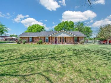 2857 Country Spring Road, Lorena, TX 76655