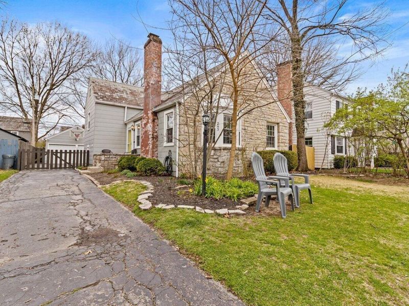 243 N Stanwood Road , Bexley, OH 43209 Photo 2