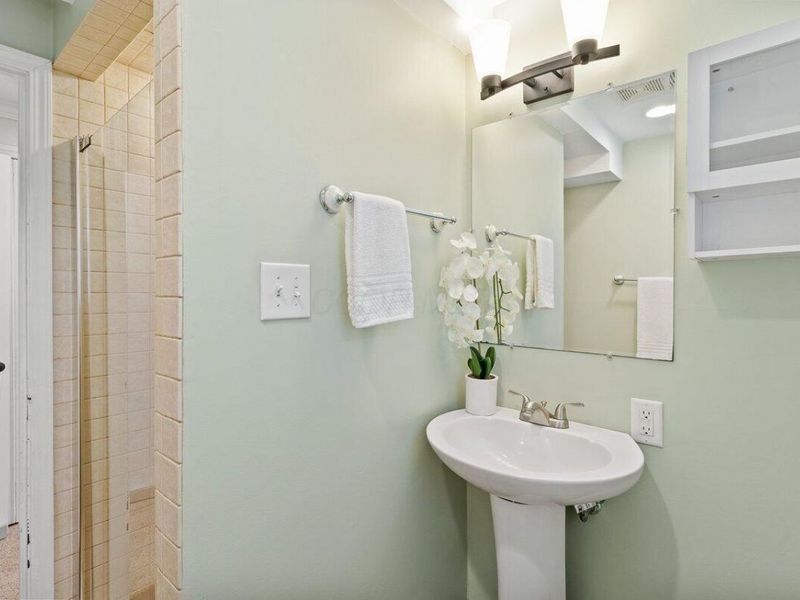 243 N Stanwood Road , Bexley, OH 43209 Photo 27