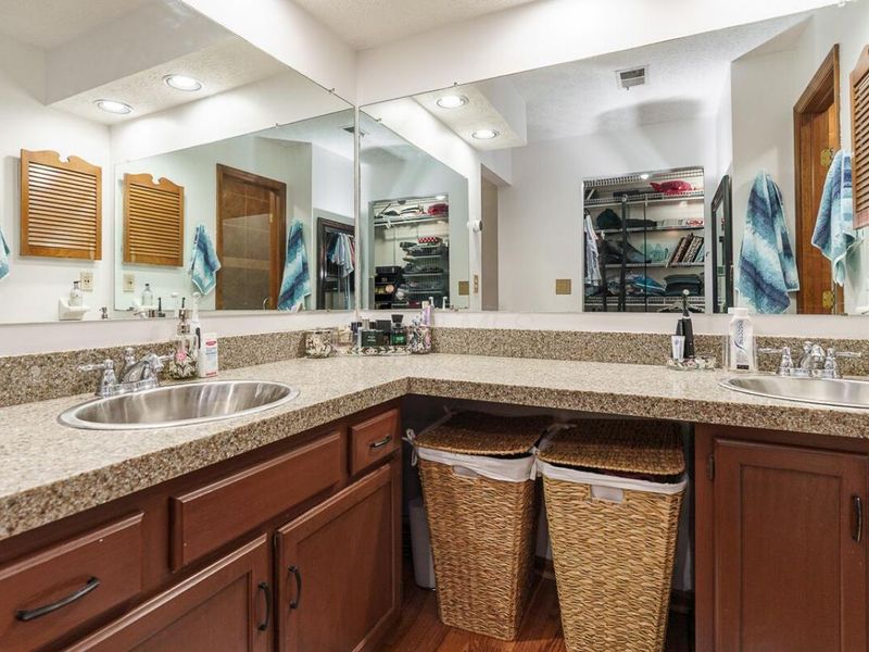 453 Whitson Drive, Columbus, OH 43230 Photo 20