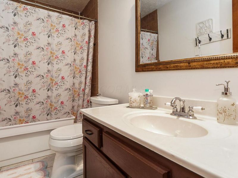 453 Whitson Drive, Columbus, OH 43230 Photo 24