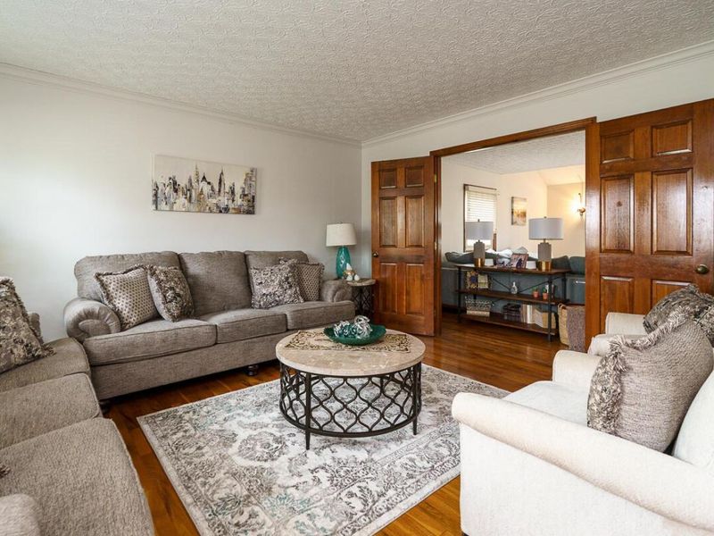 453 Whitson Drive, Columbus, OH 43230 Photo 5