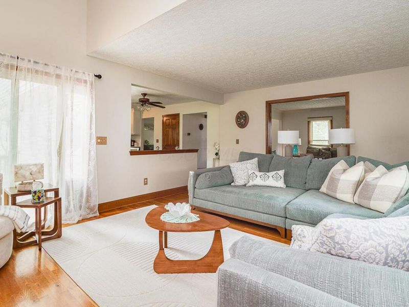 453 Whitson Drive, Columbus, OH 43230 Photo 8