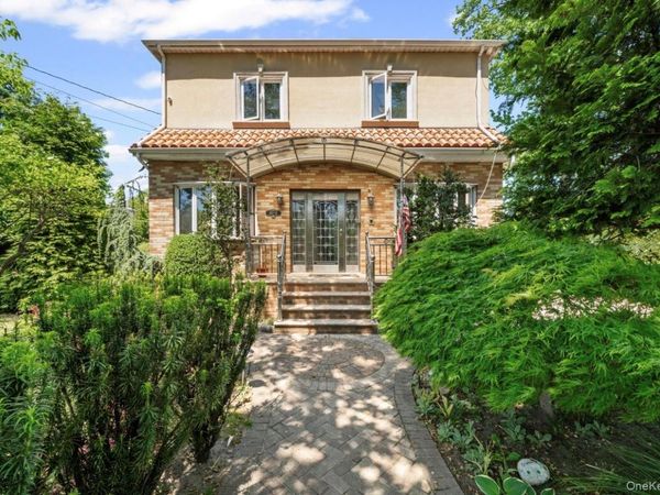 16015 13th Avenue, Whitestone, NY 11357