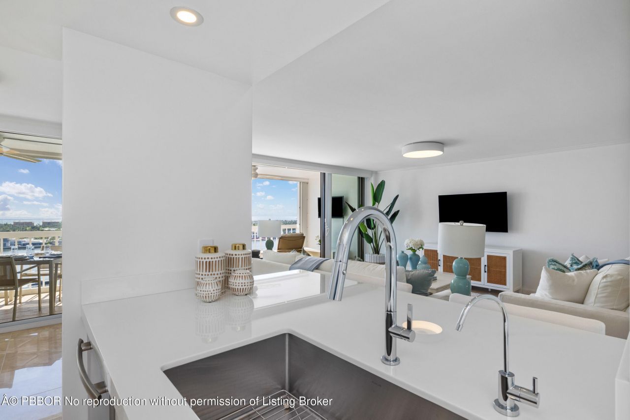400 N Flagler Drive, Unit 2004, West Palm Beach, FL 33401 Photo