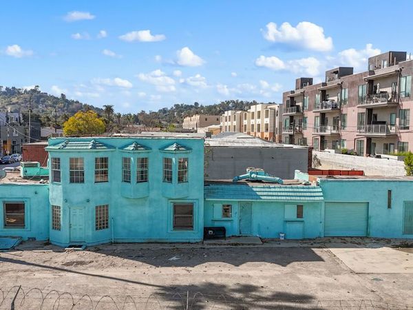 3051 N Coolidge Avenue, Los Angeles, CA 90039