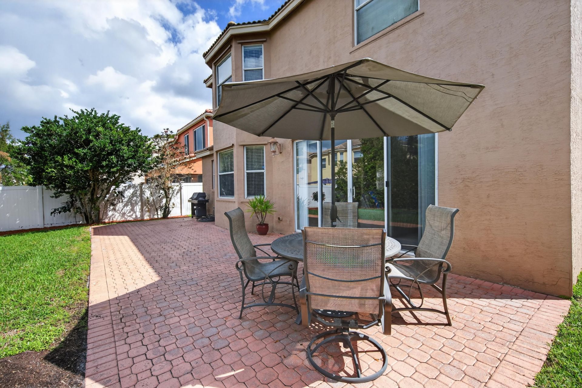 2078 Reston Circle, Royal Palm Beach, FL 33411 Photo