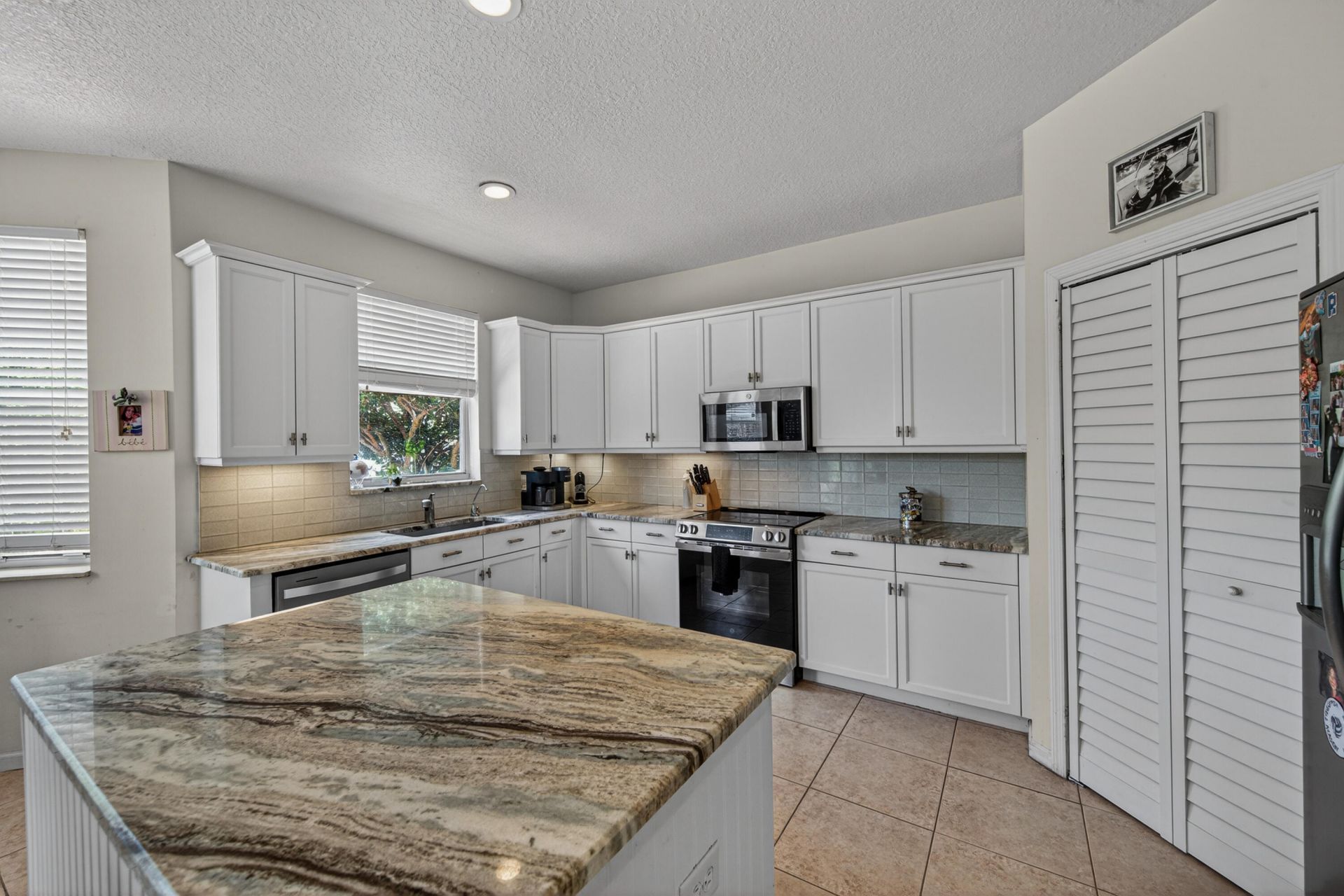 2078 Reston Circle, Royal Palm Beach, FL 33411 Photo