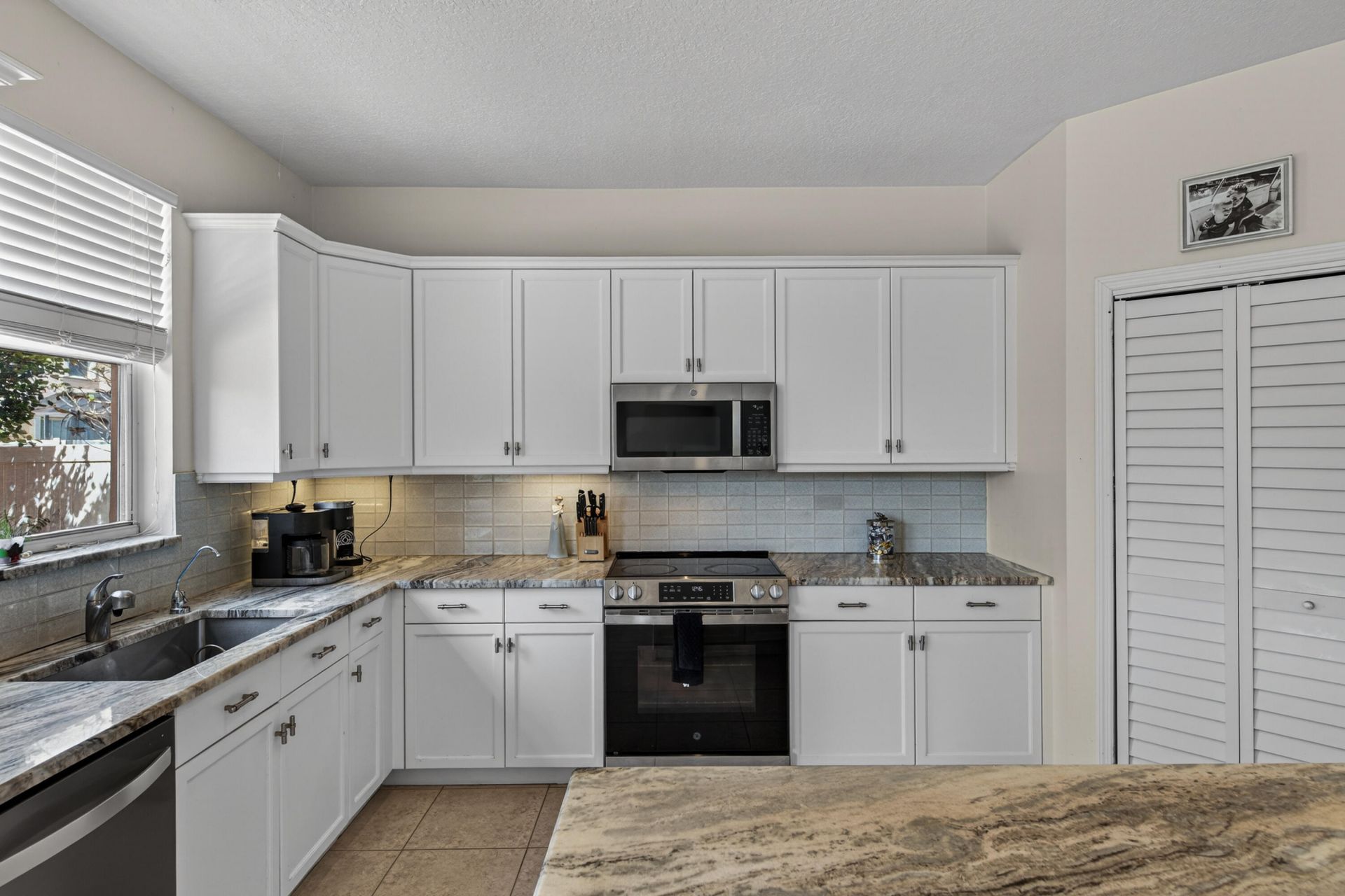 2078 Reston Circle, Royal Palm Beach, FL 33411 Photo