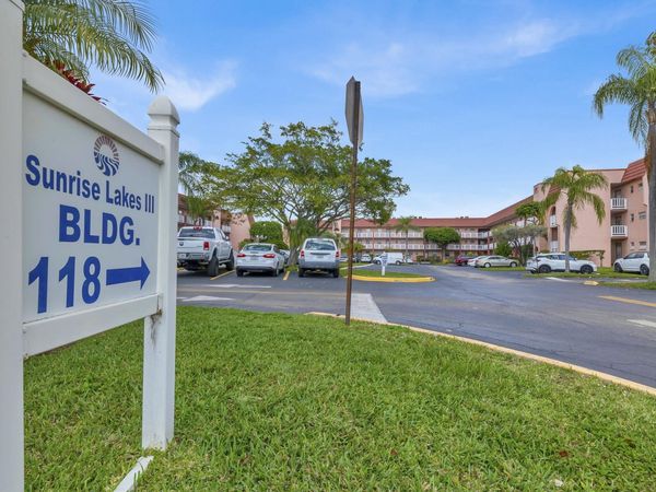 9401 Sunrise Lakes Boulevard, Unit 311, Sunrise, FL 33322