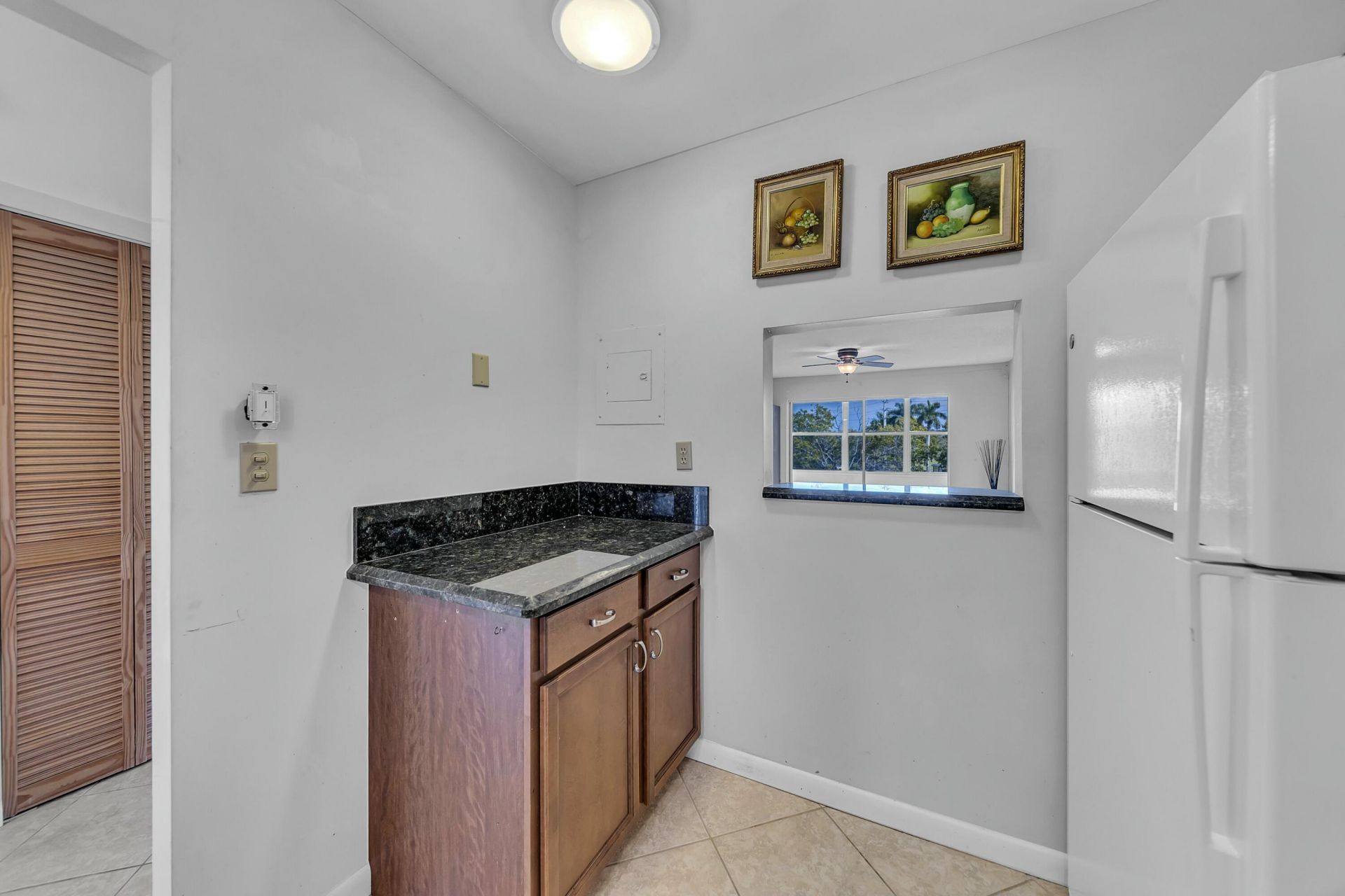 9401 Sunrise Lakes Boulevard, Unit 311, Sunrise, FL 33322 Photo