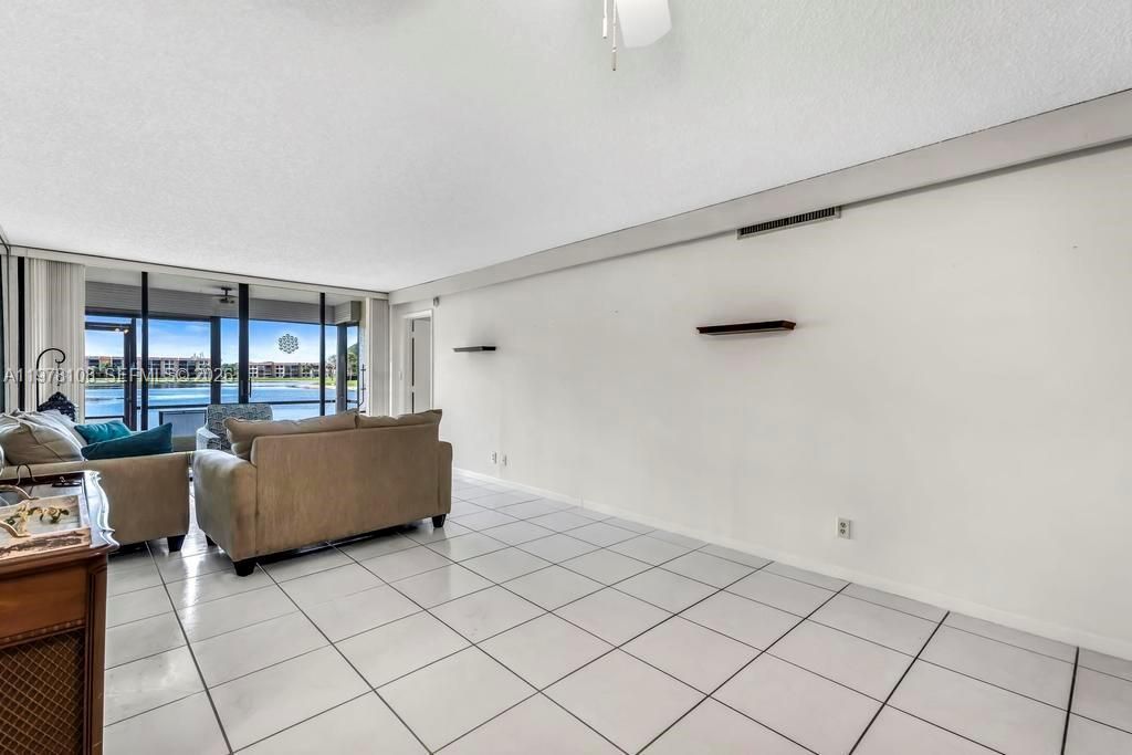 5802 Coral Lake Dr , Unit 102, Margate, FL 33063 Photo