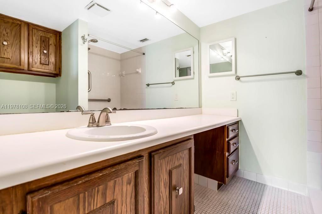 5802 Coral Lake Dr , Unit 102, Margate, FL 33063 Photo