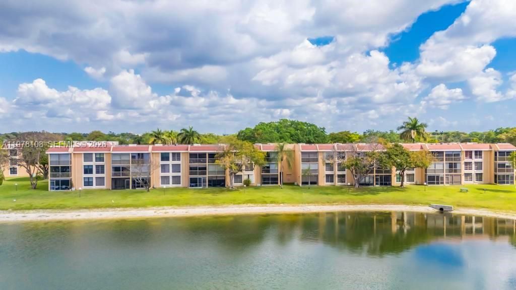 5802 Coral Lake Dr , Unit 102, Margate, FL 33063 Photo