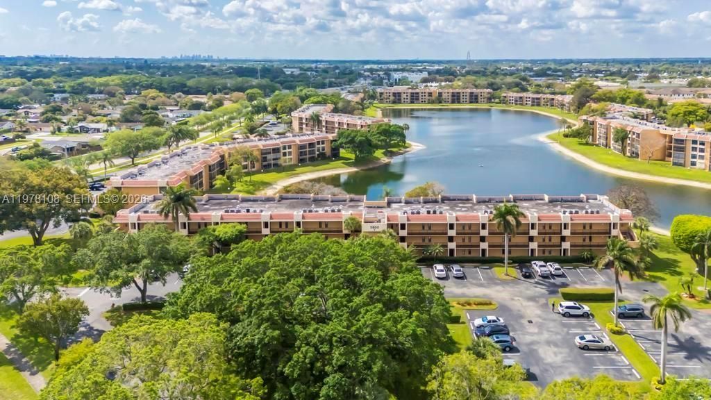 5802 Coral Lake Dr , Unit 102, Margate, FL 33063 Photo