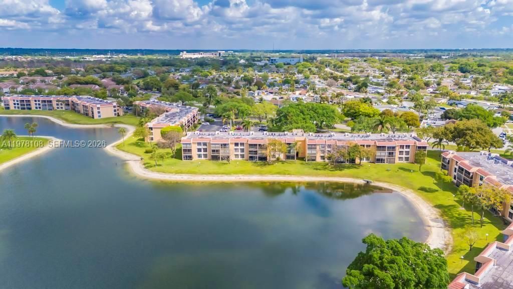 5802 Coral Lake Dr , Unit 102, Margate, FL 33063 Photo