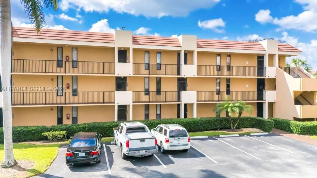 5802 Coral Lake Dr , Unit 102, Margate, FL 33063 Photo