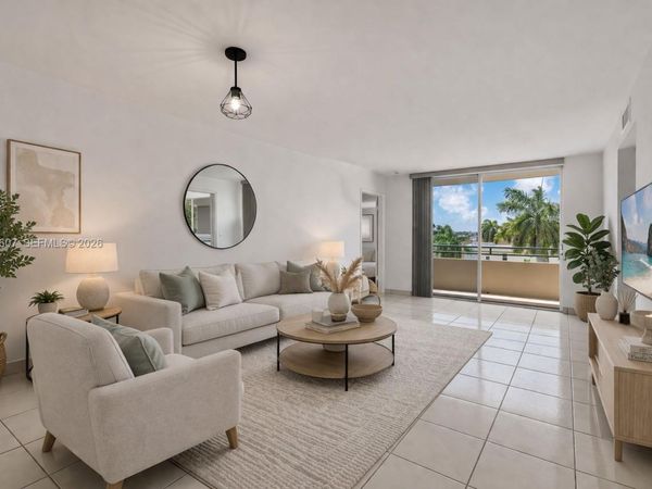 8320 NW 8th St, Unit 2-414, Miami, FL 33126